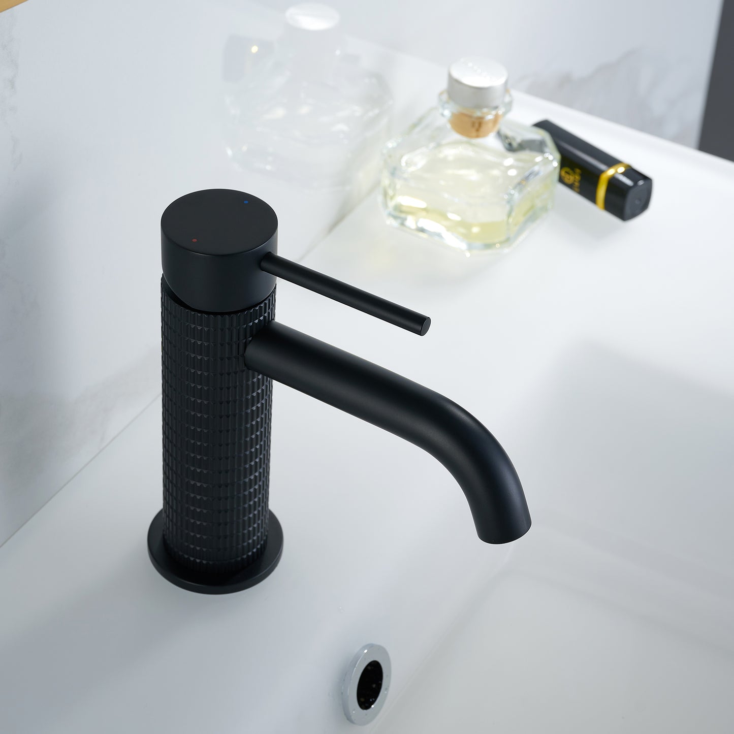 Mendavia Single-Handle Basin Bathroom Faucet in Matte Black