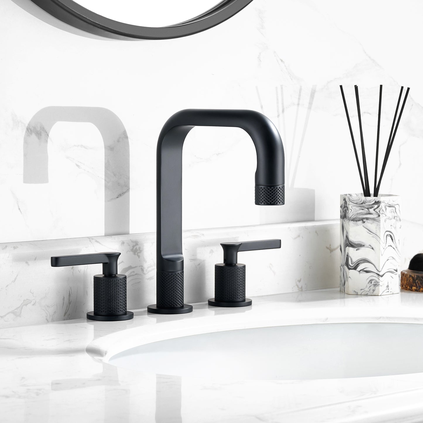 Vinnova New York Widespread Matte Black Faucet