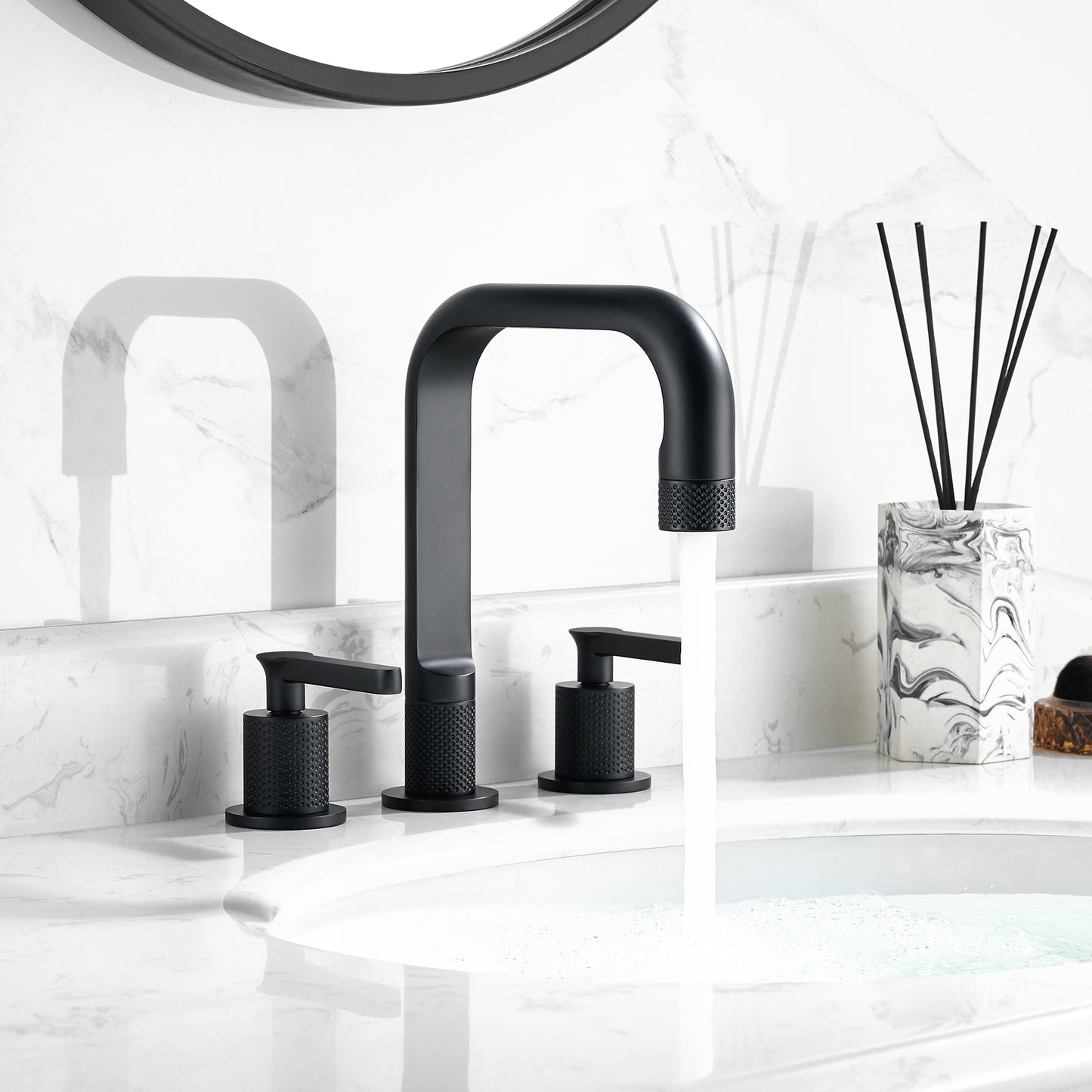 Vinnova New York Widespread Matte Black Faucet