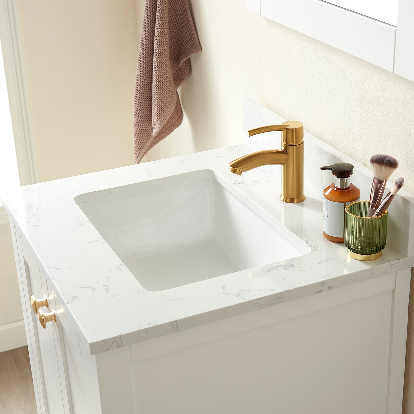 Shannon 24" Single Vanity in White and Composite White Carrara Stone Countertop