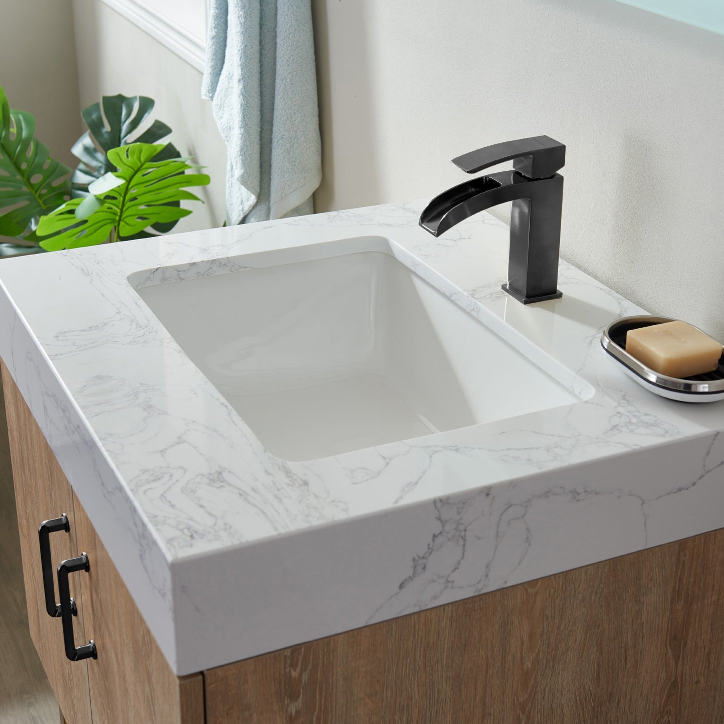 Alistair 24B" Single Vanity in North American Oak