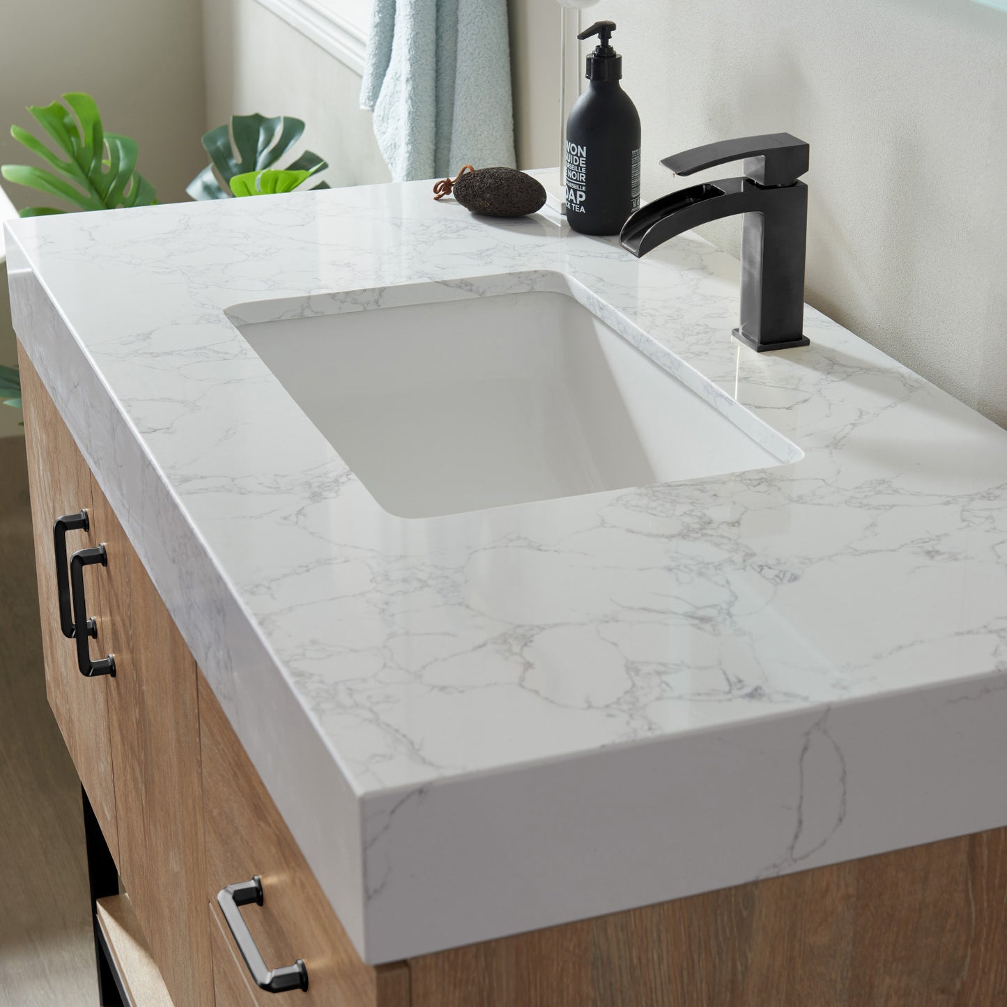 Alistair 42B" Single Vanity in North American Oak