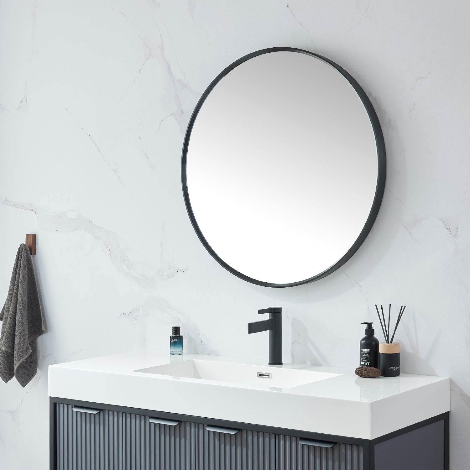 Cascante 32 in. W x 32 in. H Round Metal Wall Mirror in Brushed Black
