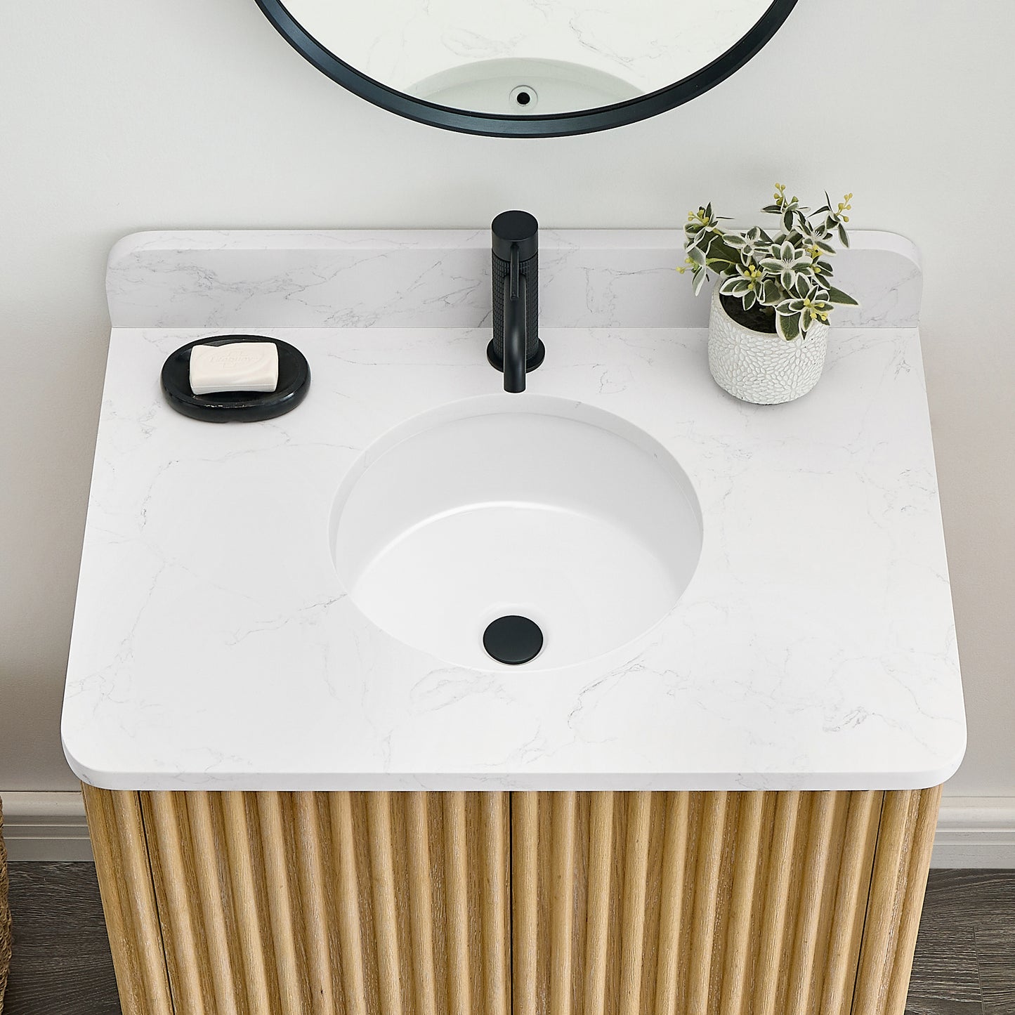 Vinnova Marseille Ceramic Circular Undermount Bathroom Sink with Overflow in White