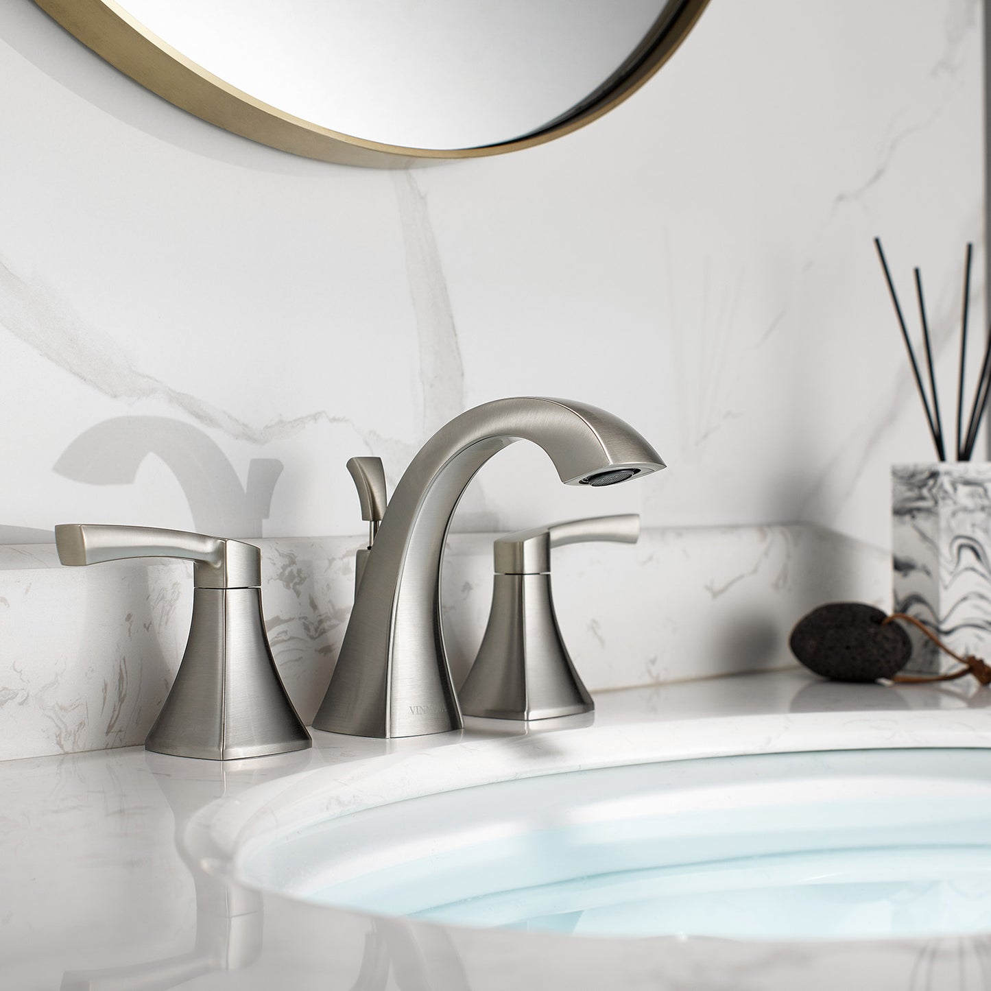Vinnova Abbie Two-Handle 8" Widespread Bathroom Faucet