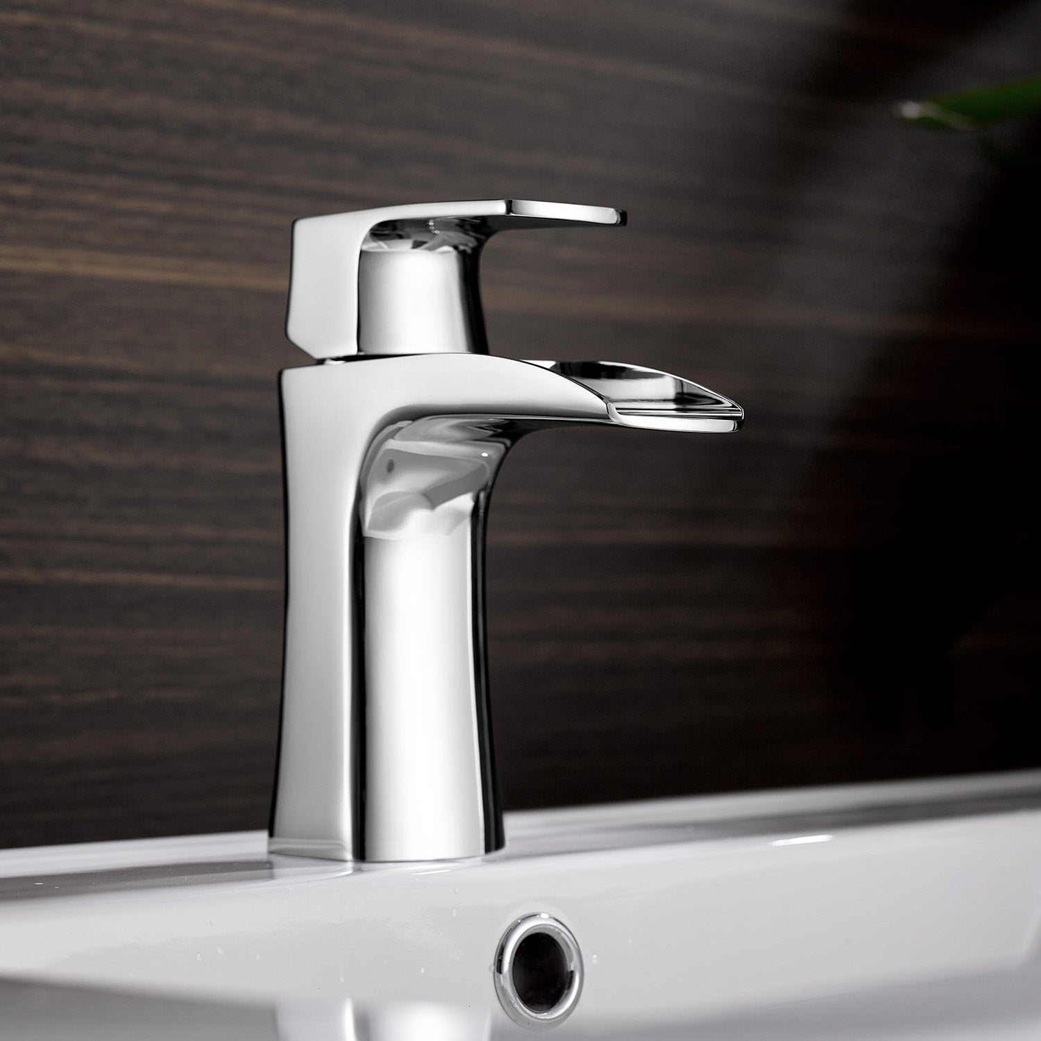 Vinnova Alessandra Single-Lever Vessel Bathroom Faucet