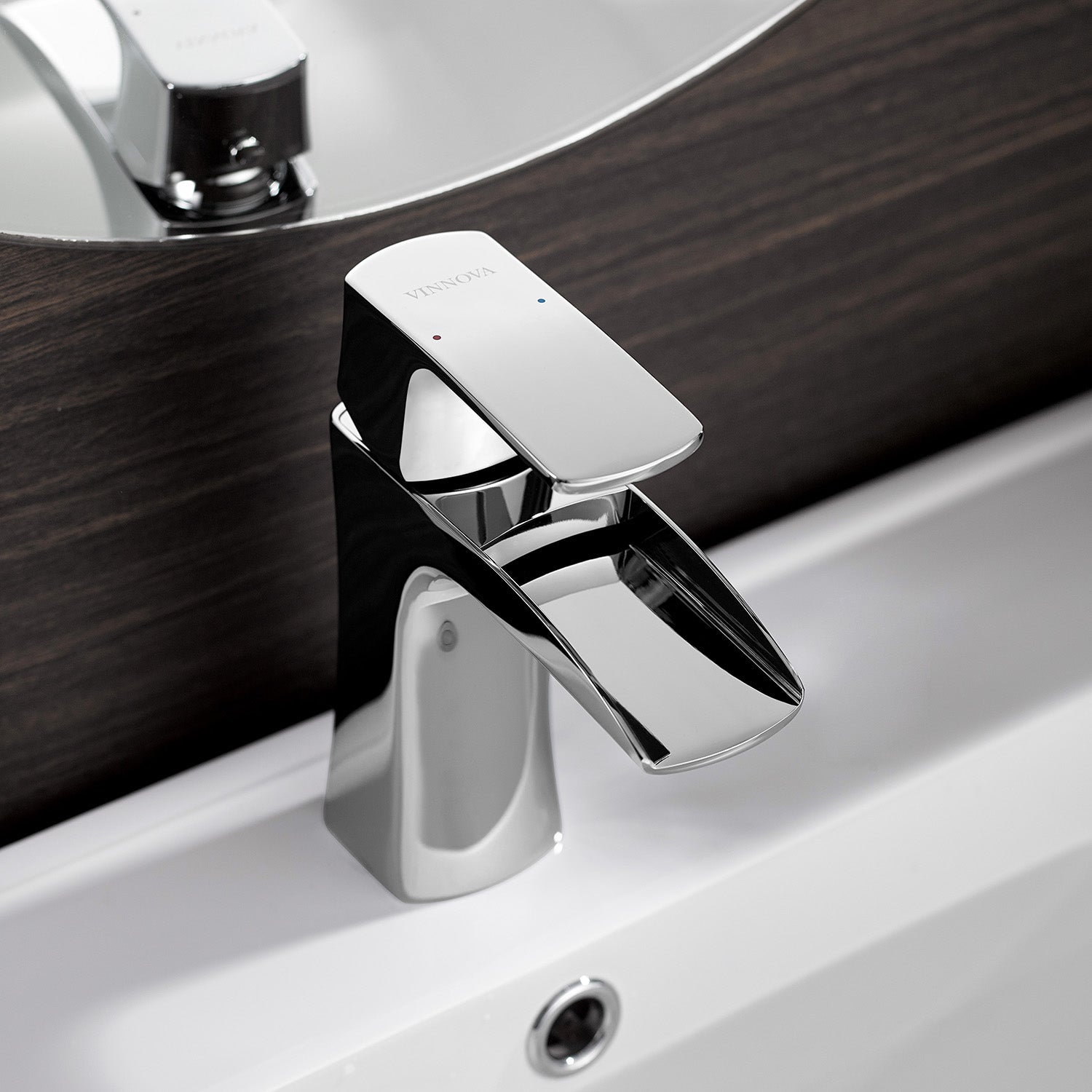 Vinnova Alessandra Single-Lever Vessel Bathroom Faucet