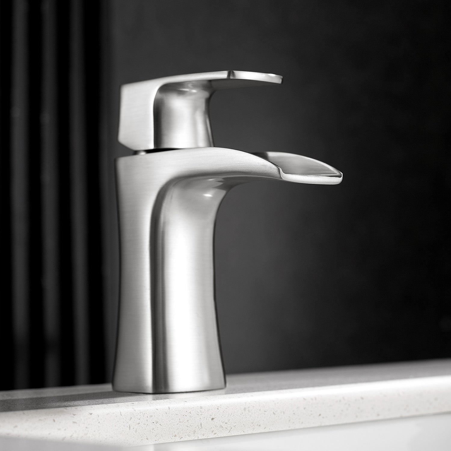 Vinnova Alessandra Single-Lever Vessel Bathroom Faucet