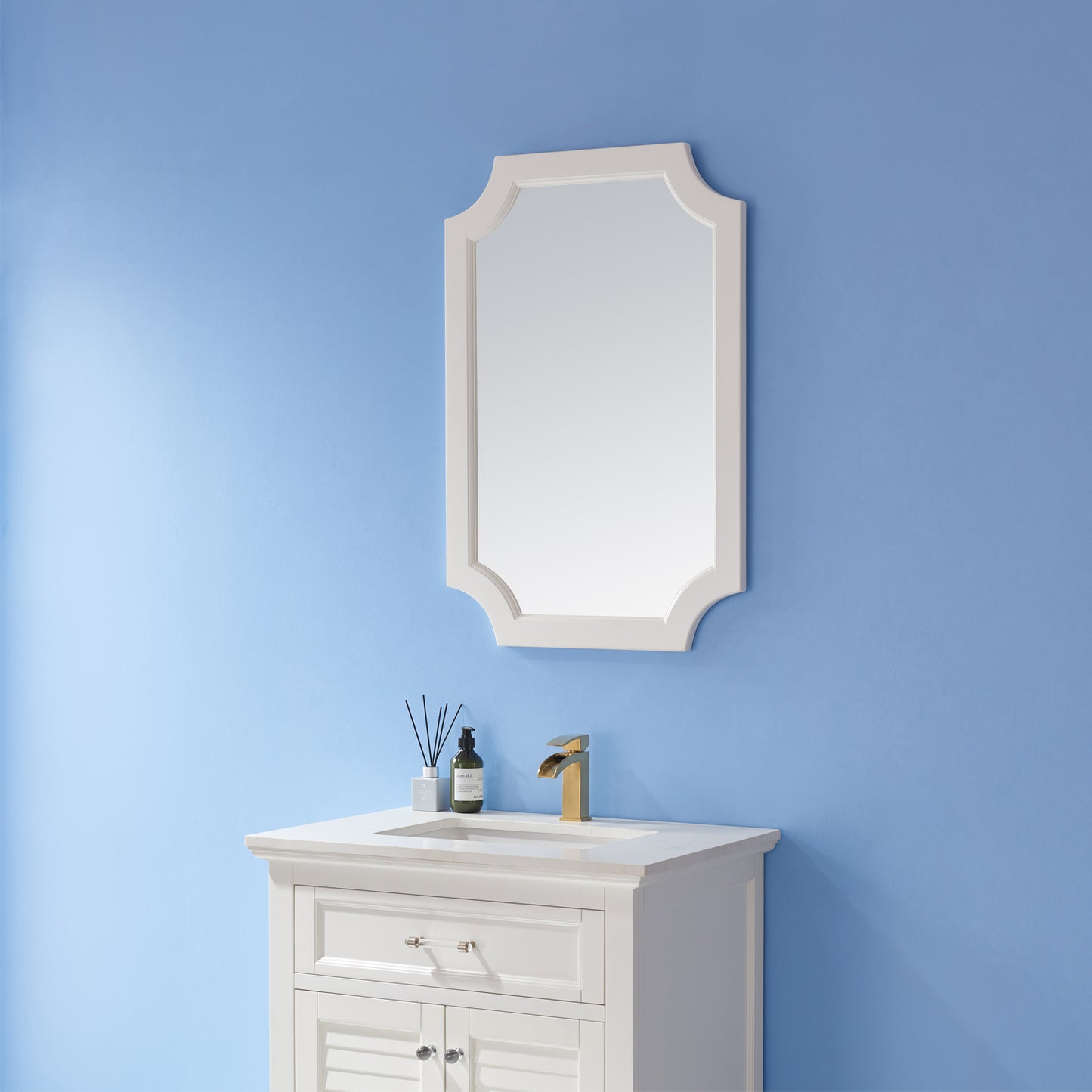 Vinnova Grossetto 24" Irregular Farmhouse Bathroom / Vanity framed Wall Mounted Mirror