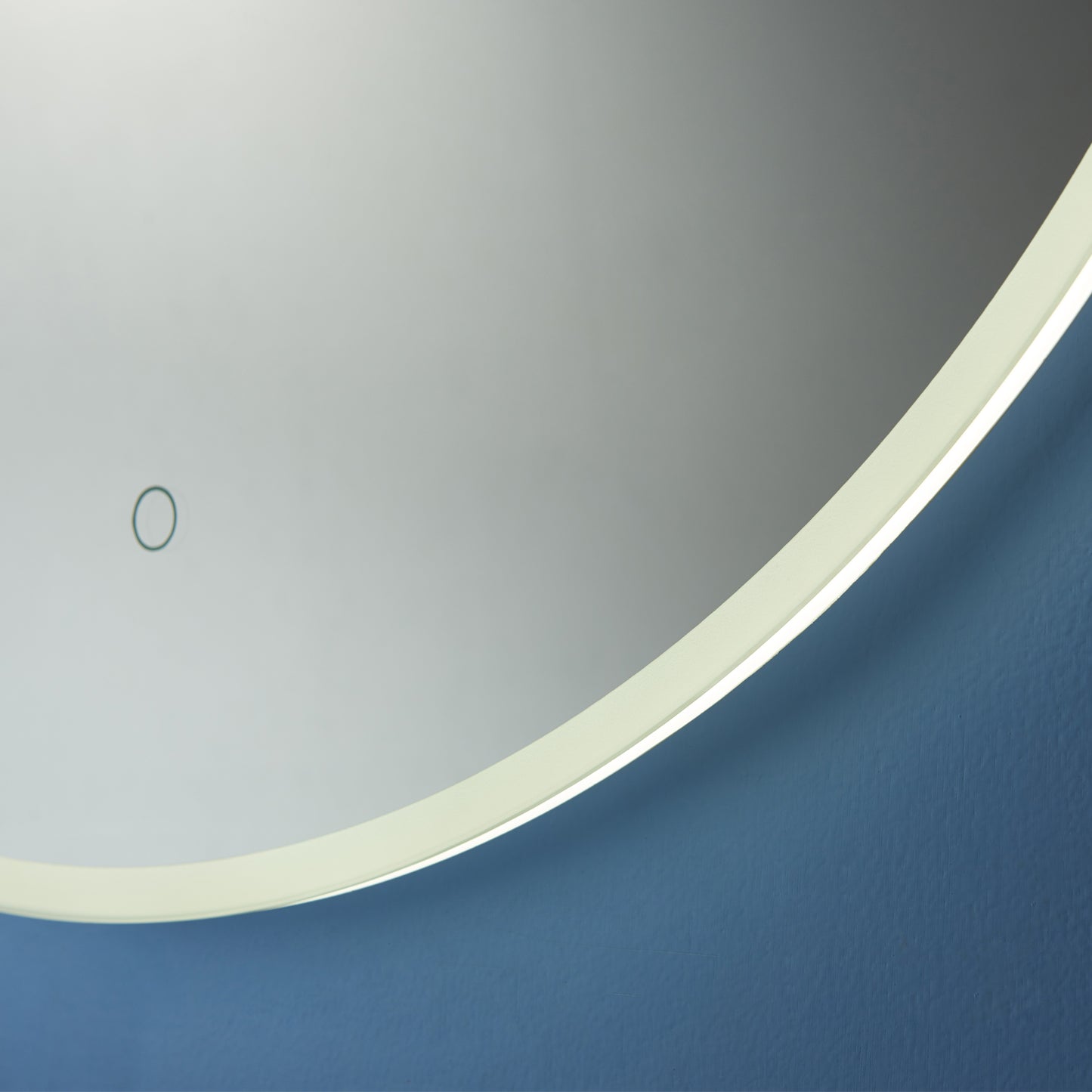 Vinnova Century Modern & Contemporary Frameless Lighted Round Bathroom Mirror