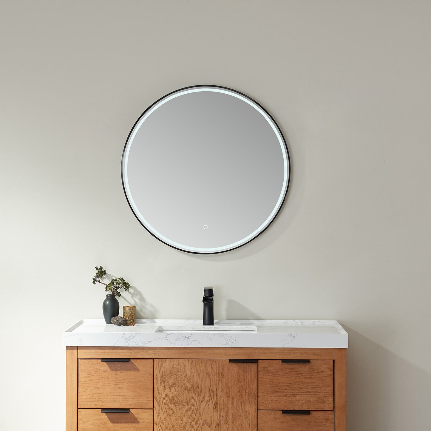 Vinnova Campobasso Round LED Lighted Accent Bathroom/Vanity Wall Mirror