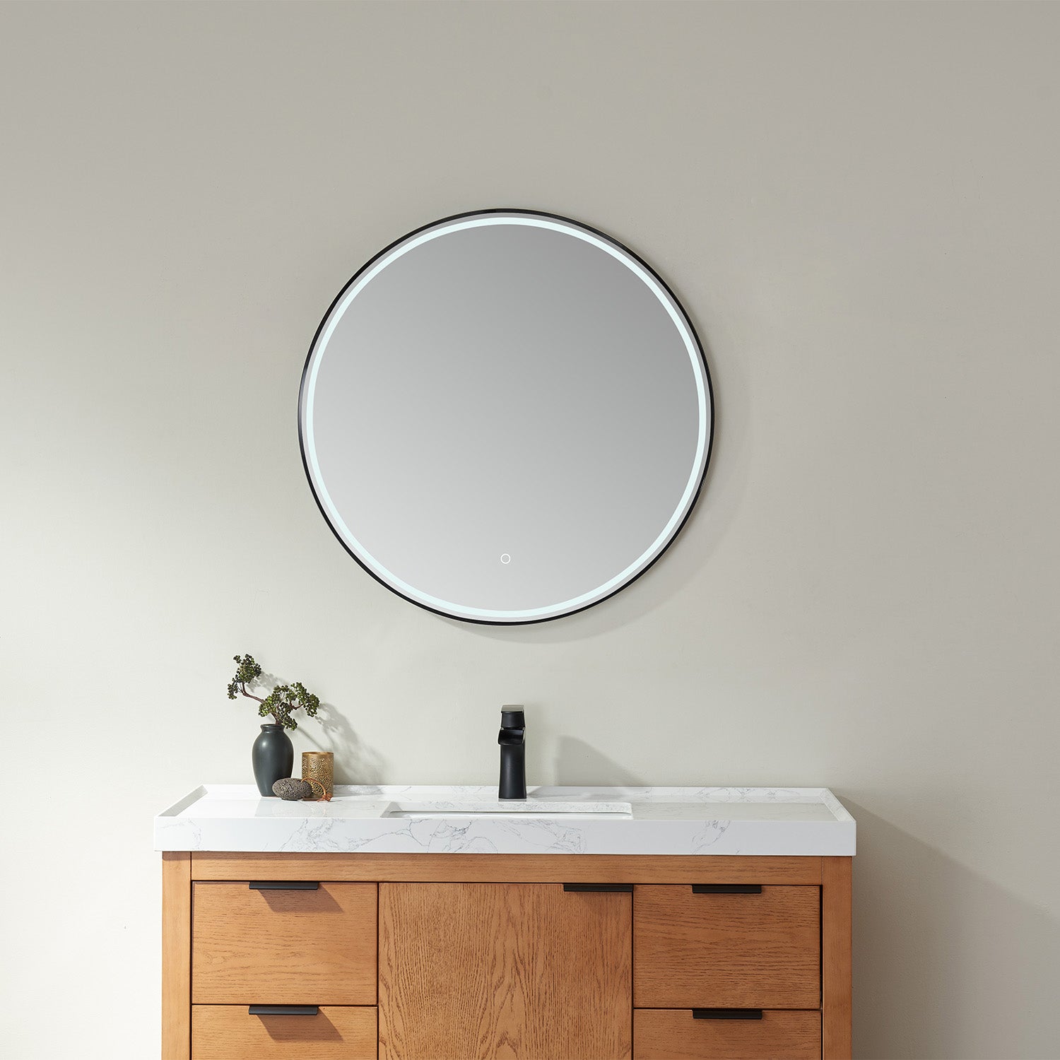 Vinnova Campobasso Round LED Lighted Accent Bathroom/Vanity Wall Mirror